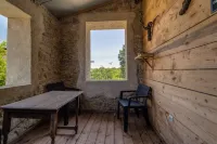 A 5 Min. de Carcassonne, Gîte -appart. du Troubadour Aznavour en Pleine Nature فنادق في Pennautier