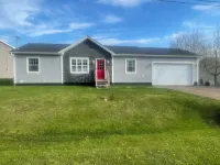 Cozy Family Home in the heart of Kensington.  Close to all amenities!
