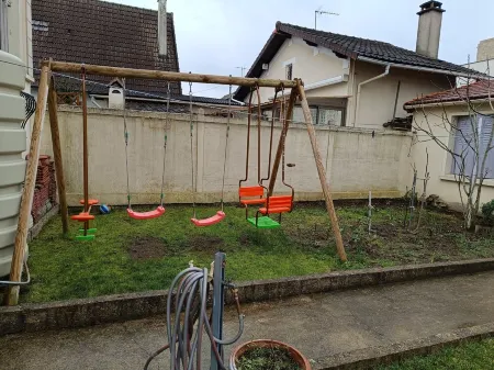 Maison de Ville Avec Grand Jardin Отели в г. Шеневьер-Сюр-Марн