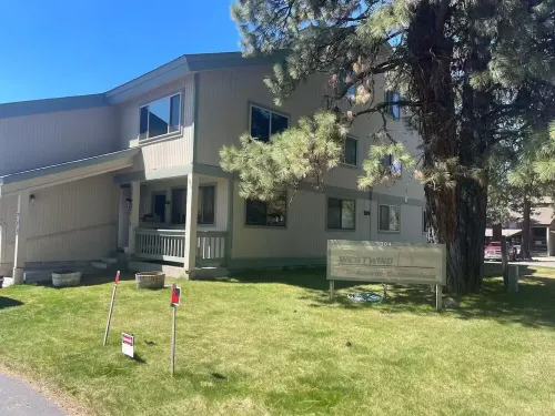 Ponderosa Paradise - NEW w/ King Bed! Pets OKAY