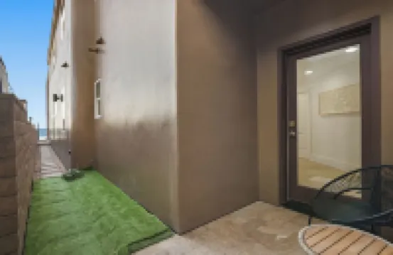 BEACHFRONT BOHO DREAM SLEEPS 20!  Luxury 8 Bedroom 9 Bath Home Steps from  Water