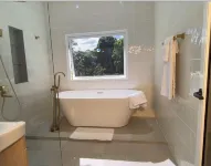 Luxurious 5-bedroom villa with WiFi, Pool, Jacuzzi and AC enchanting Cabrera