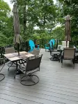 Spacious 6-bedroom house with WiFi & AC in charming Jamestown lake ramp access