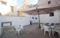 Favignana center apartment with terrace Hoteles cerca de Scogliera Cala Azzurra