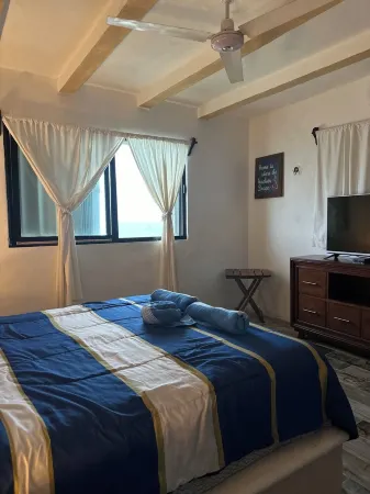 Beachfront Comfort at Casa Las Gaviotas, Chelem Отели в г. Челем