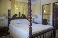 Sweet Singing Birds Villa Hotels in Reading