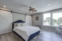 4-bedroom 3 bath modern house on Lakeridge golf course in Lubbock with WiFi, AC