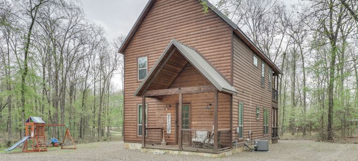 Hot Tub and Fire Pit Broken Bow Retreat! Hotels in Broken Bow