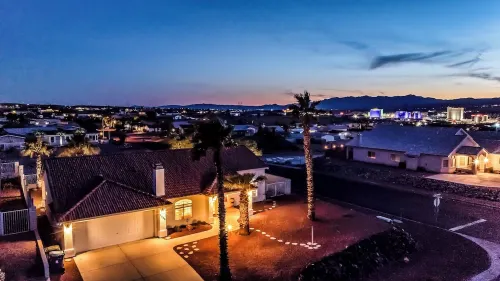 The Golden Oasis : Pool & Game Room 4BDRM 3BATH 12BED