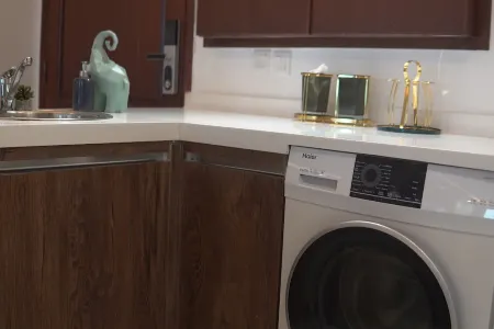 Uptown Studio Residence Отели рядом с достопримечательностью «Лахор Юниверсити оф Менеджмент Сайенсиз»