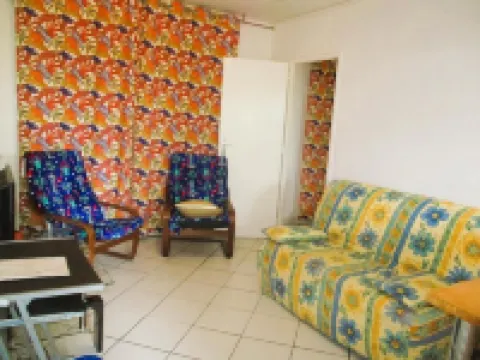 Limoges,, T2 ++parkings au Jardin ,,acces Facile !