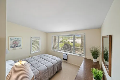 Little Barbee Lakefront Bungalow