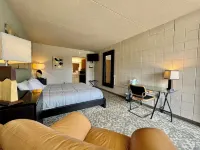 Downtown CF Studio - Free Gated Parking! 520