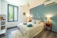 Les Bon Amis: Large 3-bedroom 100m2 riverside gîte for 6 people