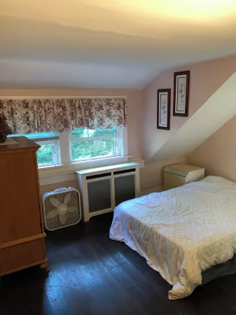 Warm Peconic home…short walk to a private beach. Отели в г. Пеконик