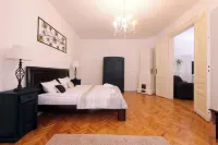 Mid Ultra Central Residence Oradea - self check in & out