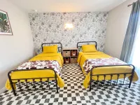 Tropical Vacation Home! 3 Rooms, 2 Bedrooms, sleeps 6 ppl.
