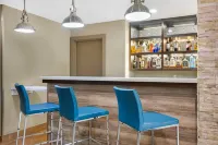 Quality Inn & Suites - Quầy bar