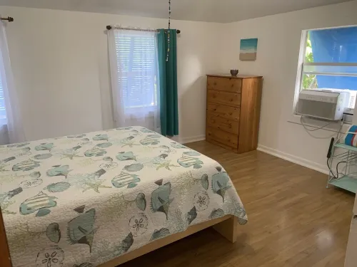 Sea Breeze Guest House - Grand Turk