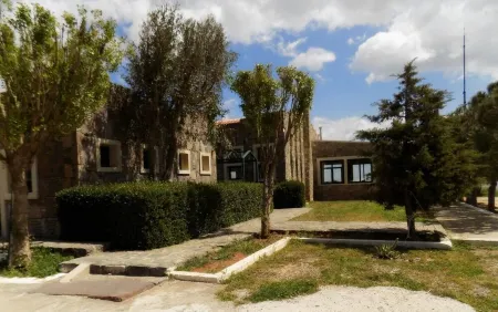 THE TOP OF THE EAGLES SMALL VILLA-BANGALOW