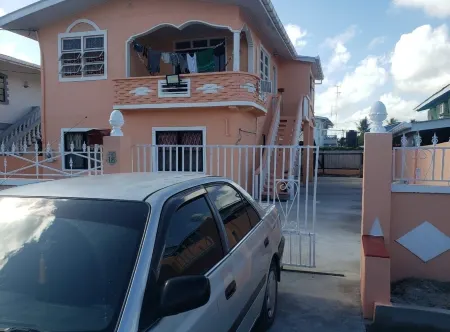 A family getaway from home Отели в г. Lusignan