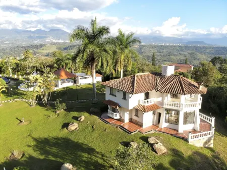 Luxurious country house. Loretto Silvania Farm