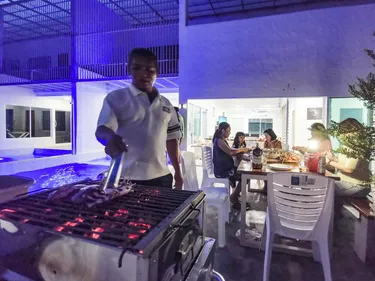 รูปภาพของThe villa seamlessly blends modern design, refined aesthetics and serene comfort