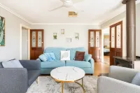 Home in Frankston Hotels in Frankston