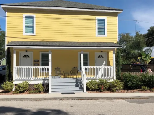 F1, Downtown St. Augustine, POOL, beaches, free onsite parking!