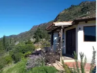 Cozy 2-bedroom cabin in quaint Sutatausa with WiFi Hotels in Sutatausa