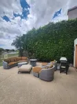 Stunning 3 bed/2.5 bath Overlooking Ocotillo Golf Course w/ Heated pool & Hottub