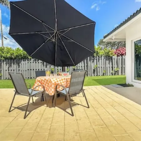 Amazing Home w/ Heated Pool 8 mins to the Beach!