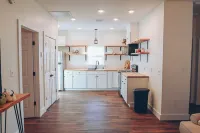 Charming 2-bedroom cottage built with children and pets in mind.