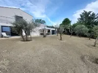 Les Abeilles du Mont D'or, Classée 5 Étoiles, Piscine Chauffée, Spa et Sauna