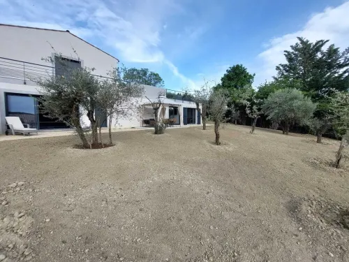 Les Abeilles du Mont D'or, Classée 5 Étoiles, Piscine Chauffée, Spa et Sauna