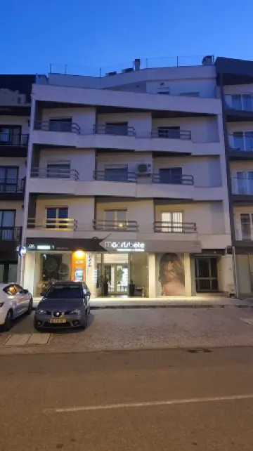 Cozy apartment - top floor views, in the center of Fátima!