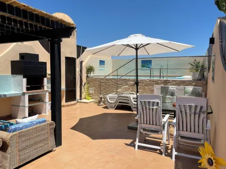 Atico con Piscina Privada Junto al mar