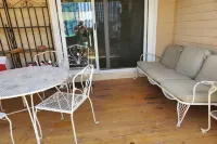 Cheerful,1 bd home + pool, SCUBA equip, walk to beach