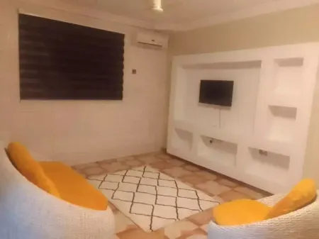 PRESTIGE COURT Best value under the sunClose to the airport Отели в г. Botsomtwe