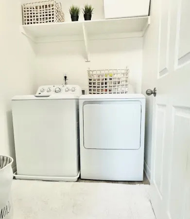 Beautiful home with access to a private lake quiet. 2 top mattresses king-size Отели в г. Лаример Каунти