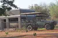 Homz Cottage - Mfuwe, Zambia on the gateway into the South Lunagwa National Park 奇帕塔住宿飯店