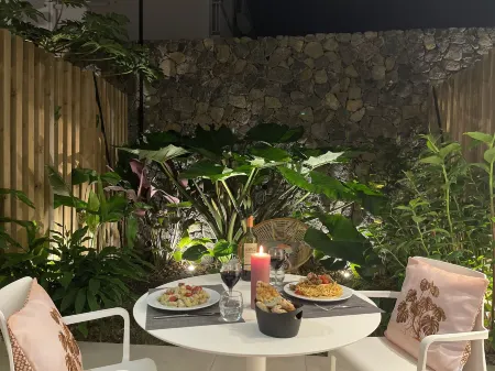 Clos de la Rivière Отели рядом с достопримечательностью «senteur blanc Woods»