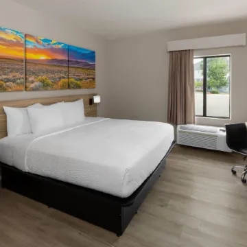 Days Inn by Wyndham Tulsa Central