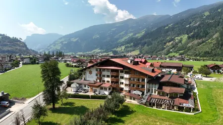 Ferienhotel Sonnenhof Отели рядом с достопримечательностью «Regionalmuseum Zillertal»