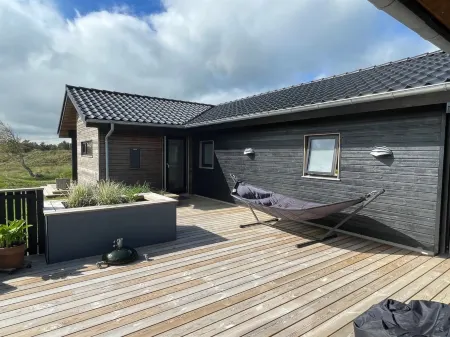 "Hinda" - 1.2km from the Sea