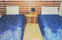 Beautiful oceanfront apartment, 1 block from 5th Av.