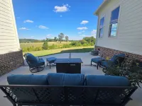 Quiet Retreat at Maplewood Hollow!