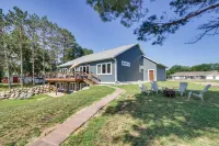Spacious 6Br Lake Victoria Retreat w/ Private Dock - parking