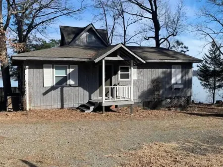 Lake house, amazing view, hot tub Отели в г. Юнион Вэлли Тауншип