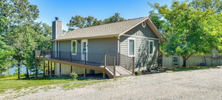 Reeds Spring Retreat w/ Lakeview Deck + Grill Hotels in Stone County